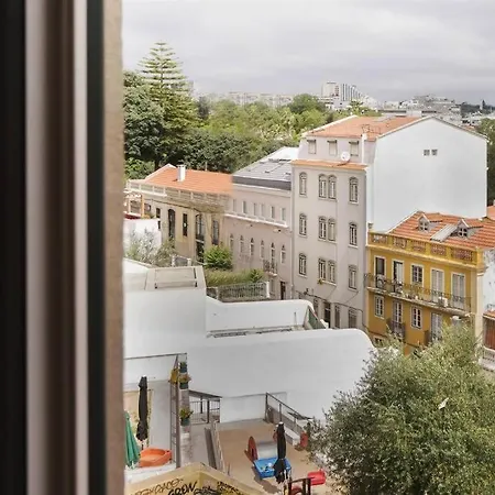 Classy 2br In Principe Real W/ Heating リスボン